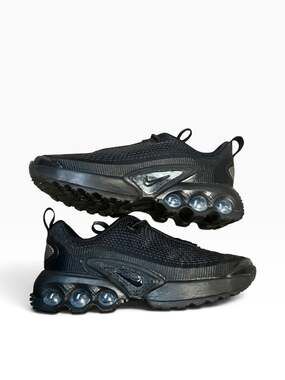 1y Nike Air Max Dn Grade School Triple Black Sneakers